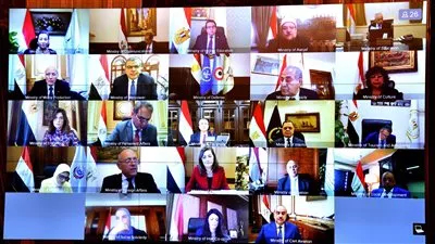 تخصيص قطعتي أرض لإقامة محطات تدفيع وتخزين المنتجات البترولية بالسويس