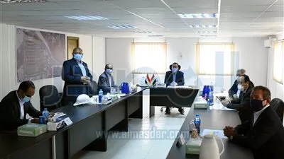 رئيس الوزراء يتفقد محطة معالجة مياه الصرف الصحى بأبورواش