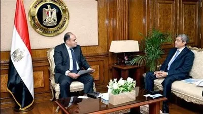 أحمد سمير: تنسيق مشترك مع منظمات الأعمال لوضع رؤية موحدة لمستقبل الصناعة