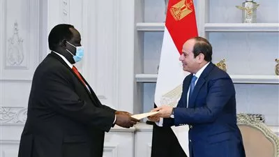 السيسي يستقبل مستشار رئيس جمهورية جنوب السودان للشئون الأمنية