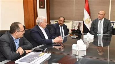 وزير الإسكان يتابع الموقف التنفيذي لمشروع سد ومحطة «جوليوس نيريرى» الكهرومائية 