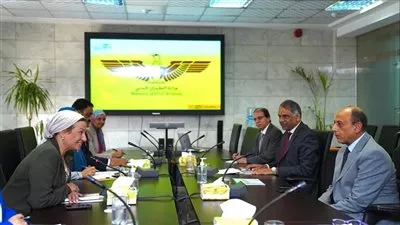 وزيرا البيئة والطيران المدنى يناقشان مستجدات الاستعداد لاستضافة COP27