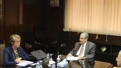 وزير الكهرباء والطاقة المتجددة يبحث زيادة التعاون مع شركة ZHERO الإيطالية 