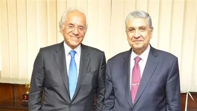 وزير الكهرباء يبحث تعزيز التعاون مع اتحاد شركات Copelouzos اليونانية 