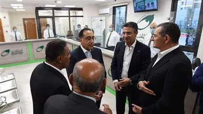 رئيس الوزراء يتفقد مكتب بريد سيدي عبد الرحمن ثاني