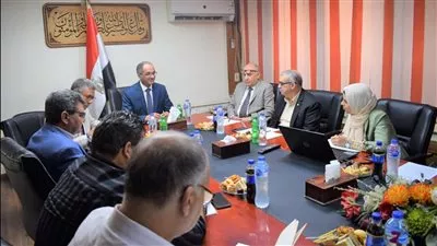 نائب وزير الإسكان يتابع تنفيذ مشروعات «حياة كريمة» و«التعاون الدولي»