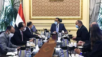 مدبولي يستعرض إجراءات توفير التمويل اللازم للسلع الاستراتيجية 