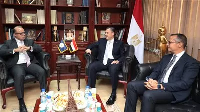 «السياحة» و«الرقابة المالية» يبحثان فرص نمو شركات القطاع من خلال الأنشطة المالية غير المصرفية 