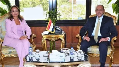 وزير الطيران يبحث تعزيز التعاون مع لاتحاد الإفريقي فى مجال النقل الجوى