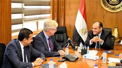 وزير التجارة يبحث فرص تعزيز التعاون الصناعي والاستثماري بين مصر وألمانيا
