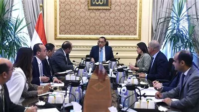 مديولي يؤكد تطلع الحكومة للتوصل لخريطة طريق واضحة لدفع الصناعة الوطنية