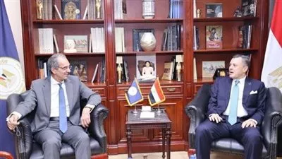 وزيرا الاتصالات والسياحة يتابعان مستجدات تنفيذ مشروعات التحول الرقمي