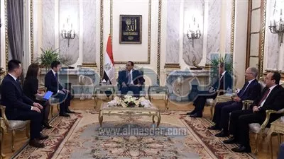 رئيس الوزراء يناقش خطط «OPPO» الصينية لزيادة استثماراتها في مصر 