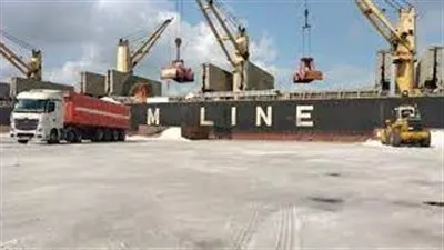تصدير أول شحنة «ملح مغسول» إلى كينيا من ميناء شرق بورسعيد