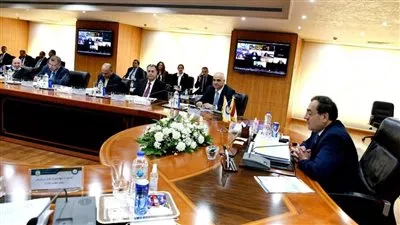 «الملا» يعتمد نتائج أعمال شركة جنوب الوادي القابضة للبترول في 2021-2022