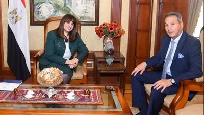وزيرة الهجرة تبحث مع بنك مصر تقديم منتجات مصرفية مخصصة للمصريين بالخارج
