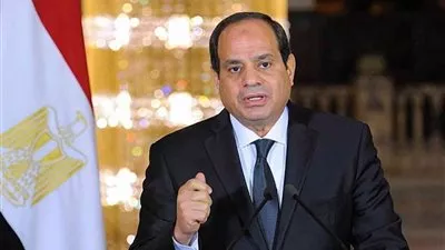 الرئيس السيسي يكرم زوجات أبطال حرب أكتوبر لدورهن في دعم أزواجهن