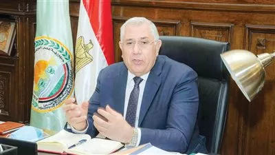 وزير الزراعة يعلن استمرار عمل القطاعات الخدمية خلال فترة الإجازة