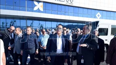 رئيس الوزراء يتفقد مشروعات التطوير بمطار شرم الشيخ الدولي