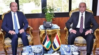 وزير الطيران يبحث تعزيز التعاون المصري الأردني فى مجال النقل الجوي