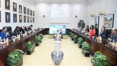 وزيرا السياحة والهجرة يبحثان سبل التعاون للترويج للمقصد المصري