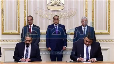 «مدبولي» يشهد توقيع اتفاقية إجراء عمليات استبدال قوقعة الأذن الإلكترونية للأطفال وغير القادرين