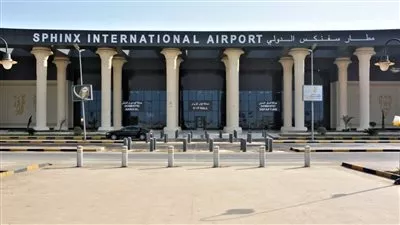 وزير الطيران يتفقد الاستعدادات النهائية لتشغيل مطار سفنكس الدولي