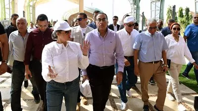 «مدبولي» يتفقد المنطقة الخضراء بمحيط المركز الدولي للمؤتمرات بشرم الشيخ