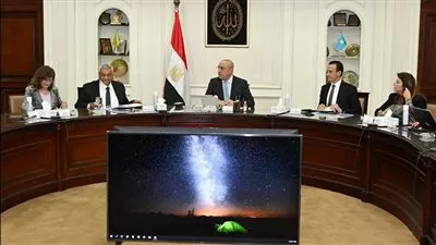 وزير الإسكان يستعرض المسودة النهائية لمشروع إعداد السياسة الحضرية الوطنية