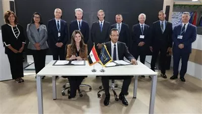 «الاتصالات» تتعاون مع «مايكروسوفت» لإنشاء مركز حكومي لقياس الانبعاثات الكربونية إلكترونيًا