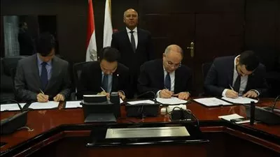 «الوزير» يشهد توقيع مذكرة تفاهم لإعداد خطة تشغيل المنطقة اللوجستية بميناء الإسكندرية