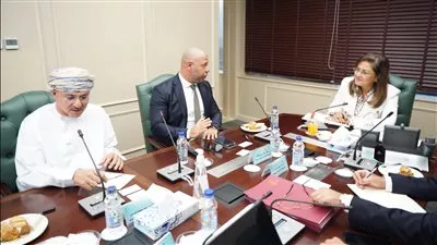 وزيرة التخطيط والتنمية الاقتصادية تناقش سبل التعاون مع بورصة مسقط
