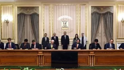 توقيع اتفاقيات بـ 1.1 مليار دولار لإقامة محطتي طاقة متجددة بقدرة 1000 ميجاوات
