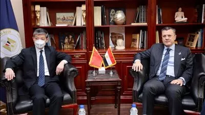 وزير السياحة يبحث آليات زيادة الحركة السياحية الوافدة من الصين