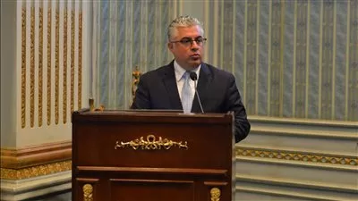  رئيس اقتصادية قناة السويس يعرض مستجدات مشروعات الهيئة والتعاقدات الجديدة للوقود الأخضر