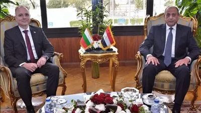 وزير الطيران يبحث مع سفير بلغاريا بالقاهرة تعزيز التعاون بمجال النقل الجوي