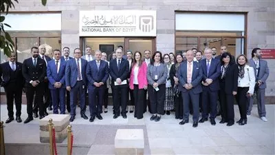 البنك الأهلي المصري يفتتح وحدته المصرفية المزدوجة بالجامعة الأمريكية بالقاهرة