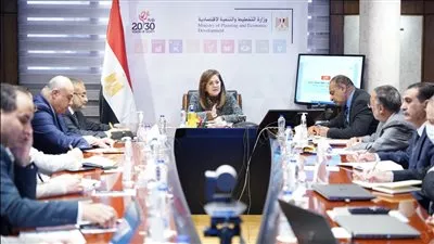 وزيرة التخطيط والتنمية الاقتصادية تعقد اجتماعًا لوضع ملامح خطة 2023-2024