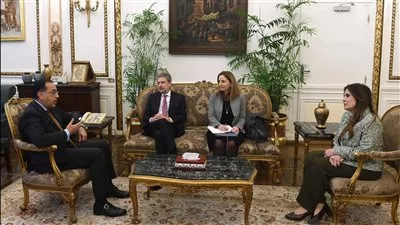 رئيس الوزراء يبحث تعزيز التعاون المصري الإيطالي بمجالات الطاقة والنقل البحري