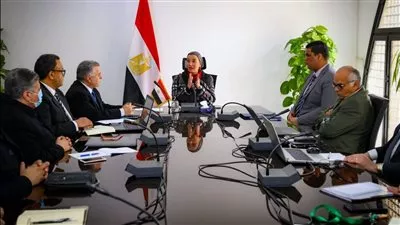 وزيرة البيئة تبحث مستجدات تنفيذ أول مشروع لتحويل المخلفات لطاقة كهربية بالجيزة