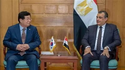 وزير الإنتاج الحربي يبحث أوجه التعاون مع وفد البرلمان الكوري الجنوبي