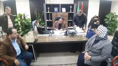 «الإسكان»: تسليم قطعة أرض بحدائق أكتوبر لإنشاء مجمع محاكم وأخرى بالشروق لتوسعات المستشفى العام