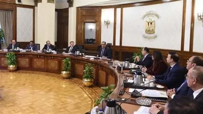 رئيس الوزراء يتابع موقف تطبيق منظومة الشحن المسبق