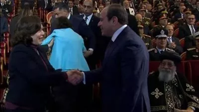 الرئيس السيسي يكرم أسر أبطال ملحمة 25 يناير 1952 بالإسماعيلية