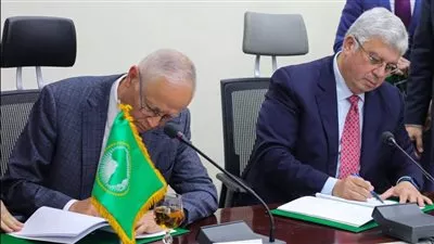 وزير التعليم العالي يوقع اتفاقية إنشاء مقر وكالة الفضاء الإفريقية في مصر