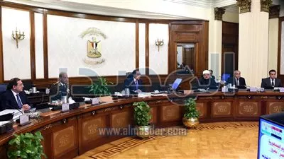 الحكومة تتعاقد مع «نايل سات» لتقديم برامج تعليمية على التليفزيون المصري