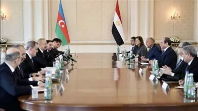 الرئيس السيسي يعقد مباحثات قمة مع نظيره الأذربيجاني في باكو