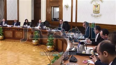 رئيس الوزراء: تيسيرات ومحفزات لزيادة استثمارات صناعة المحمول في مصر