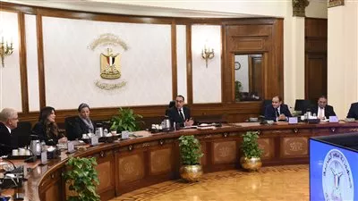 رئيس الوزراء يتابع إجراءات تيسير الحصول على التراخيص الصناعية