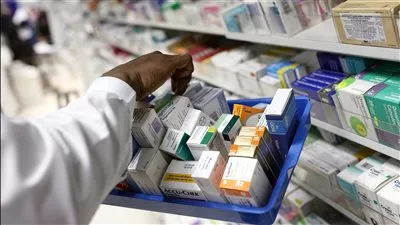 الحكومة تنفي وجود عجز في احتياجات المستشفيات من الأدوية والمستلزمات الطبية